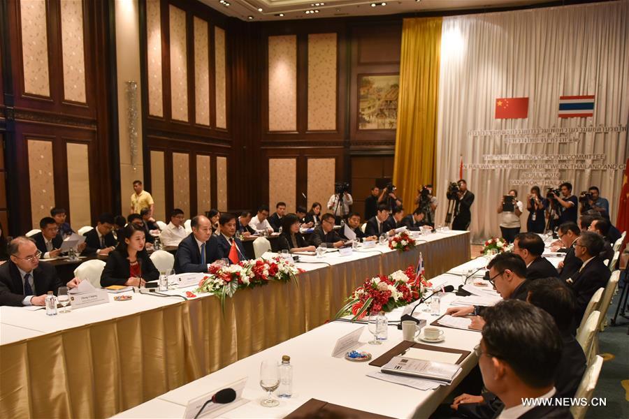 Delegates from China and Thailand attend the 12th meeting of Joint Committee on Railway Cooperation between Thailand and China in Bankok, Thailand, on July 28, 2016. (Xinhua/Li Mangmang) Delegates from China and Thailand attend the 12th meeting of Joint Committee on Railway Cooperation between Thailand and China in Bankok, Thailand, on July 28, 2016. (Xinhua/Li Mangmang)
