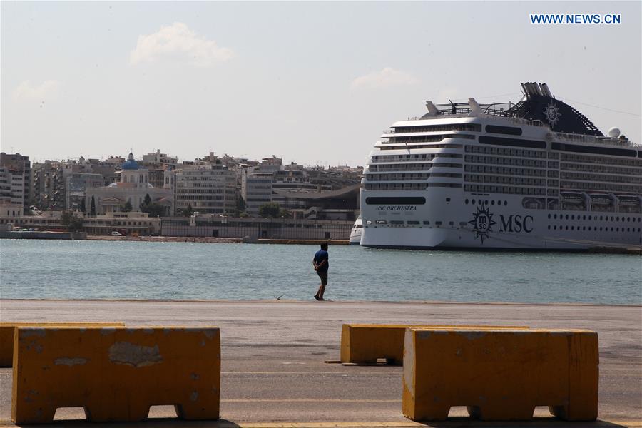 GREECE-PORT-REFUGEES-CLEARING
