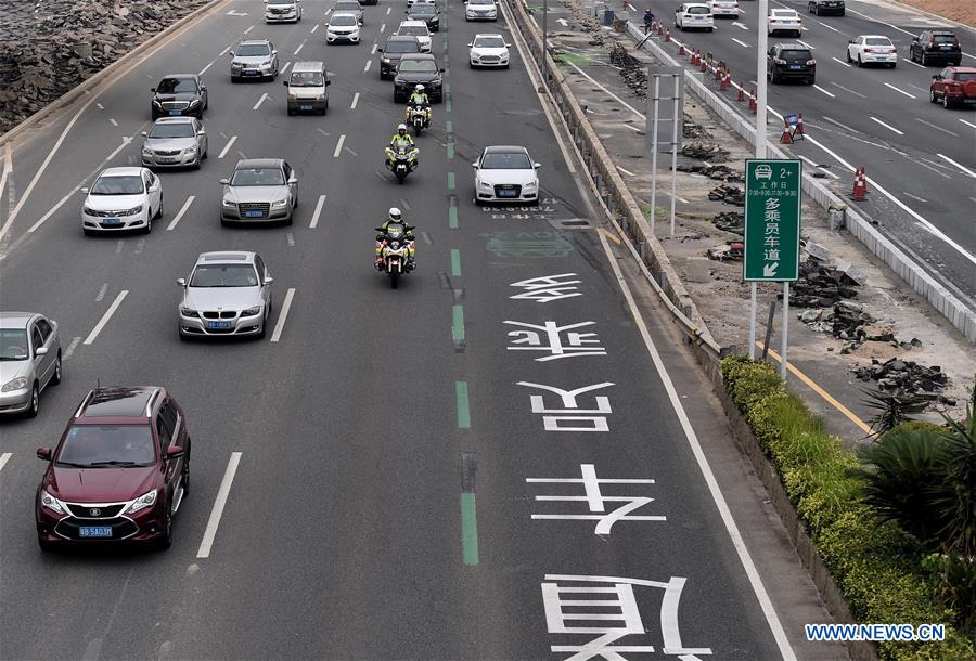CHINA-SHENZHEN-TRAFFIC-HOV LANE (CN)