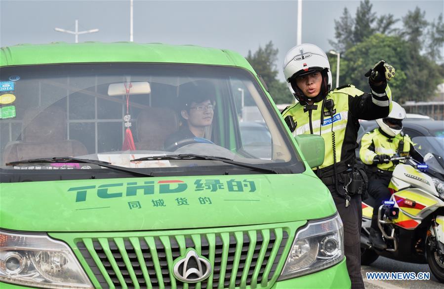 CHINA-SHENZHEN-TRAFFIC-HOV LANE (CN)