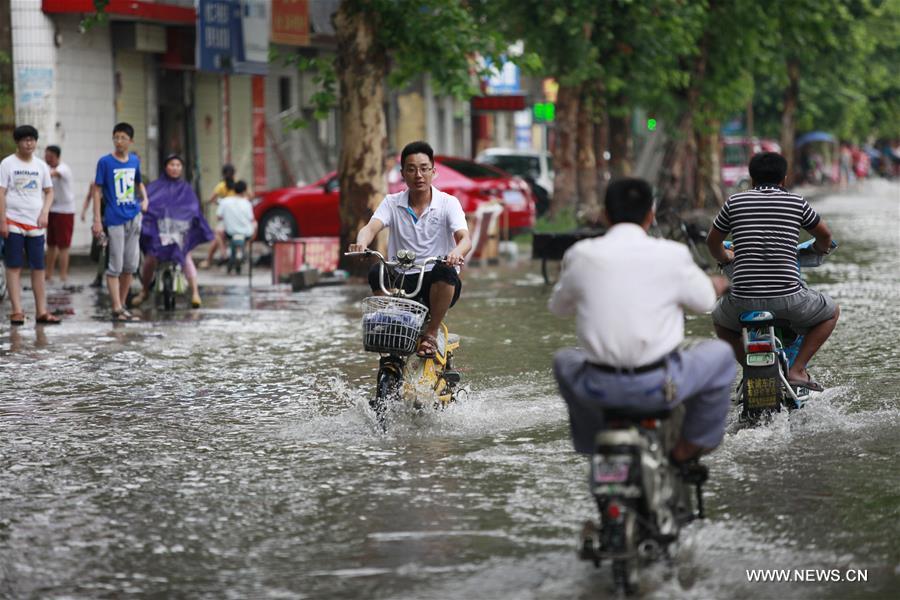 Tengzhou meteorological authorities have issued red alert for rain, the most severe one in China's four-tier weather warning system