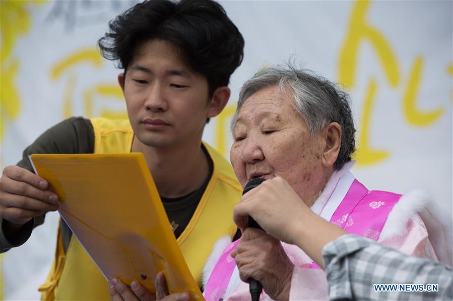 The designer of the statue talks about the idea of this statue during the unveiling of a 'comfort women' statue in Sydney, Australia, Aug. 6, 2016.