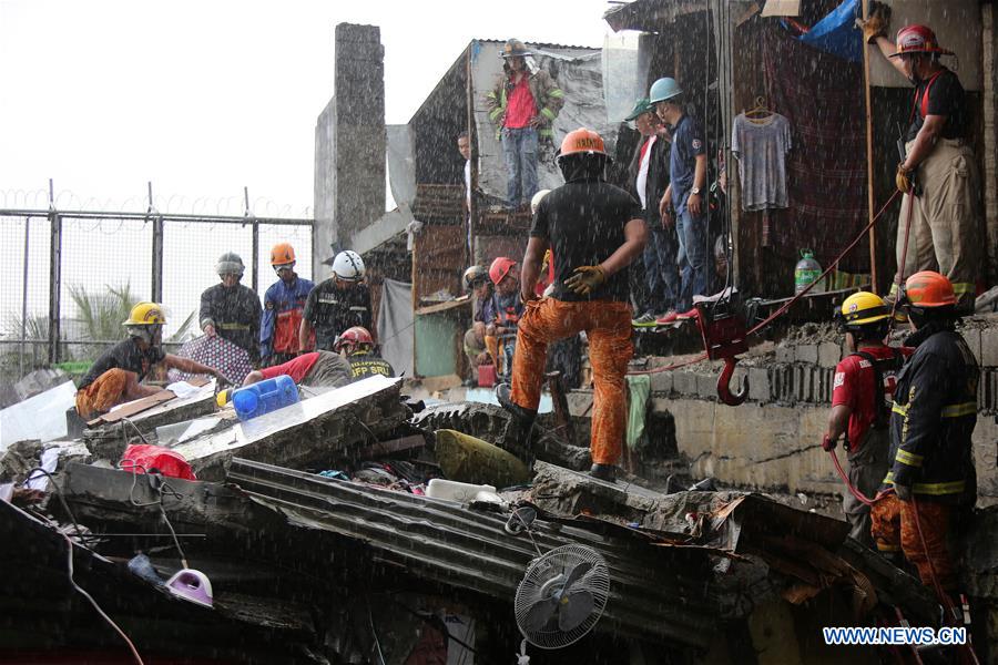 PHILIPPINES-MANILA-SLUM AREA-WALL COLLAPSE