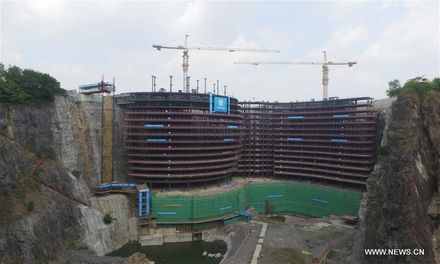 Estimated to be finished in 2017, the hotel will have 370 guest rooms in its two underwater storeys, 17 underground storeys and two above ground storeys. Estimated to be finished in 2017, the hotel will have 370 guest rooms in its two underwater storeys, 17 underground storeys and two above ground storeys.