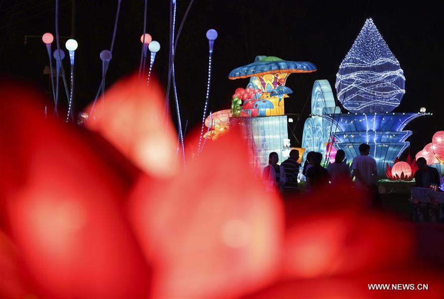 **CHINA-YUNNAN-YUXI-LANTERN FAIR (CN)