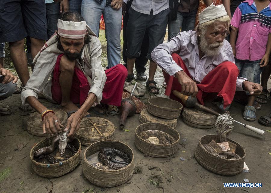 INDIA-KOLKATA-SNAKE FESTIVAL