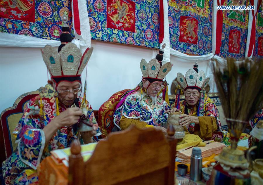 CHINA-LHASA-TIBETAN MEDICINE-BLESSING CEREMONY (CN)