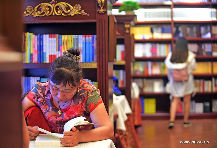 Goethe Bookstore, a 24-hour bookstore featuring books of social science, original books of German, French, and English, vinyl records, exotic gifts, art performances and reading clubs, opened Thursday in an ancient building at Zhongshan Square in Shenyang. 