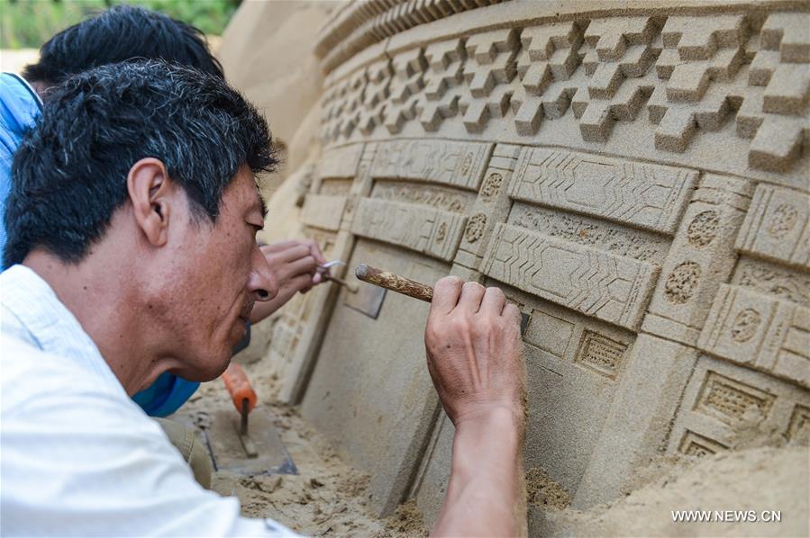 An international sand sculptures show was prepared to display landmarks and well-known cartoon characters of G20 members, as a way to greet the upcoming G20 summit in Hangzhou, capital of Zhejiang, next month.