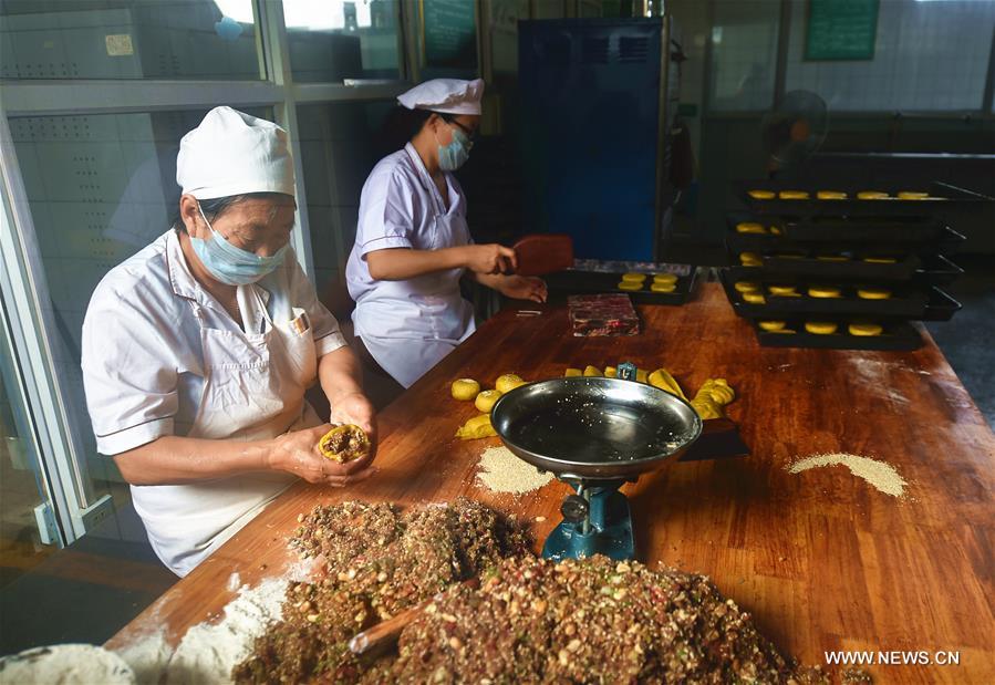 With a continued slump in the coal industry, Shanxi Province is seeking to transform its economic development by boosting non-coal industries such as vinegar-making industry. With a continued slump in the coal industry, Shanxi Province is seeking to transform its economic development by boosting non-coal industries such as vinegar-making industry.