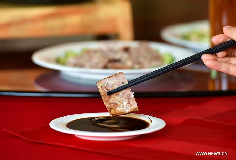 With a continued slump in the coal industry, Shanxi Province is seeking to transform its economic development by boosting non-coal industries such as vinegar-making industry. With a continued slump in the coal industry, Shanxi Province is seeking to transform its economic development by boosting non-coal industries such as vinegar-making industry.