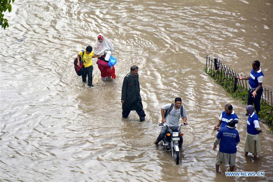 PAKISTAN-LAHORE-HEAVY RAIN