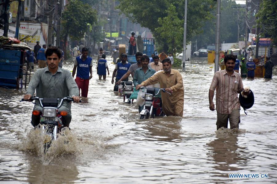 PAKISTAN-LAHORE-HEAVY RAIN