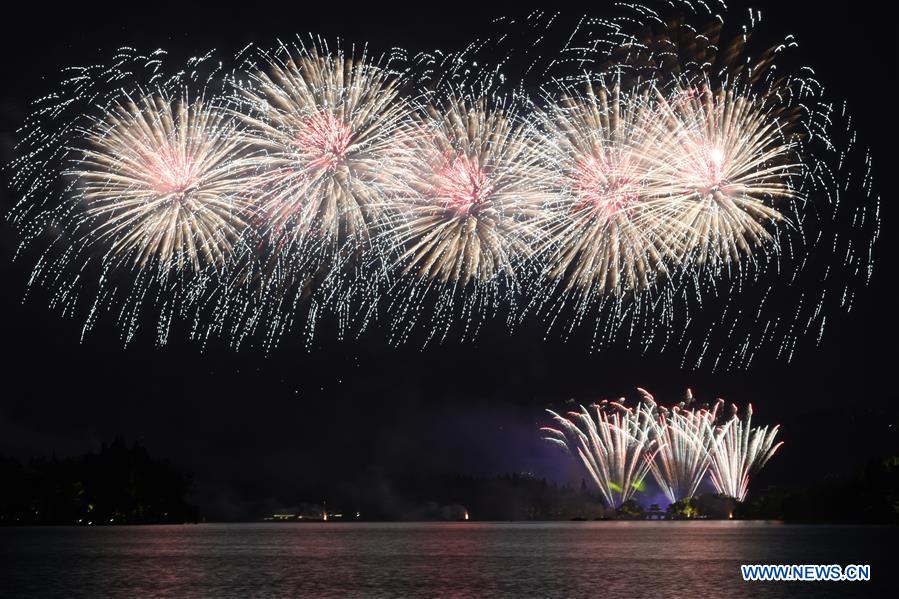 (G20 SUMMIT)CHINA-HANGZHOU-G20-WEST LAKE-FIREWORKS (CN)