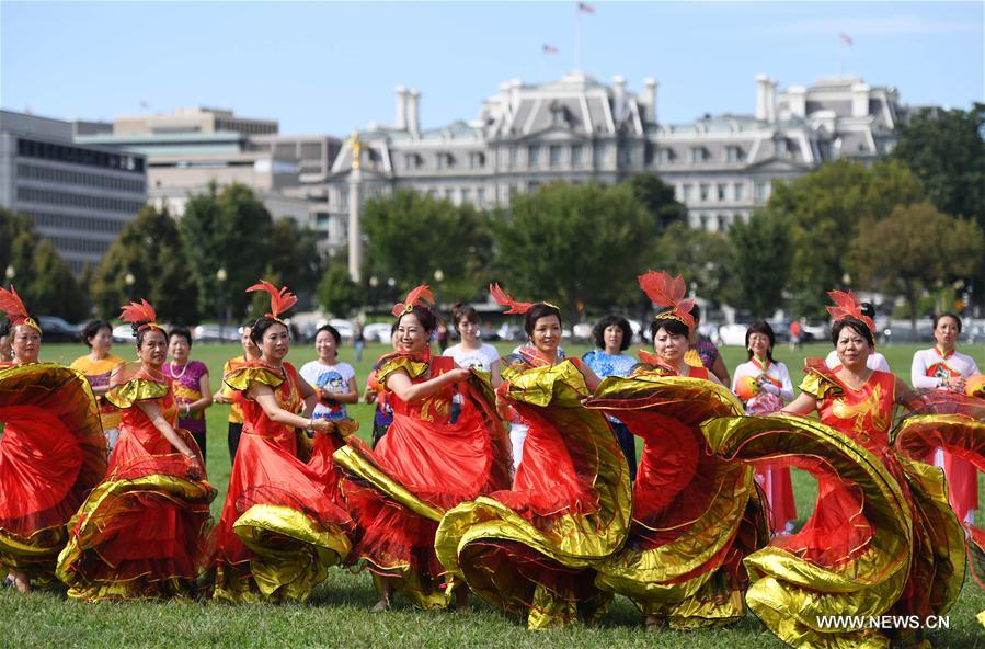 U.S.-WASHINGTON D.C.-CHINA-U.S. TOURISM YEAR-FLASH MOB