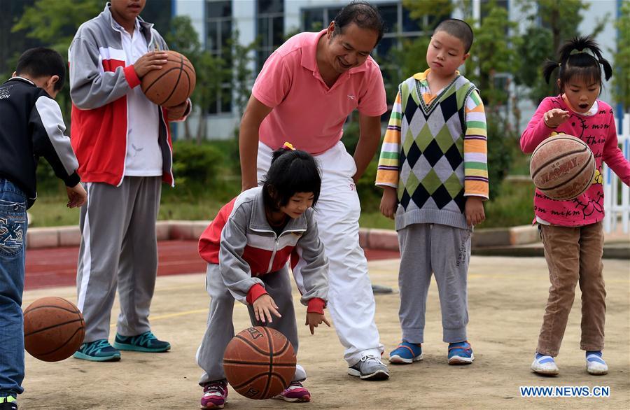 CHINA-KUNMING-TEACHER (CN)