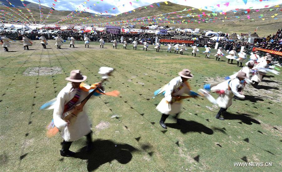 CHINA-TIBET-XIGAZE-BULLFIGHTING(CN)