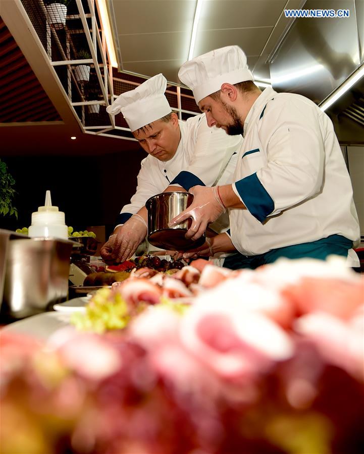CHINA-WUHAN-PLANE RESTAURANT-OPERATION (CN)