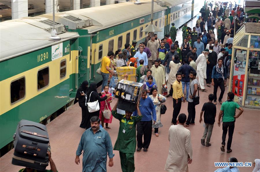 PAKISTAN-LAHORE-EID AL-ADHA-RETURN
