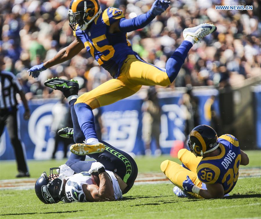 (SP)U.S.-LOS ANGELES-NFL FOOTBALL