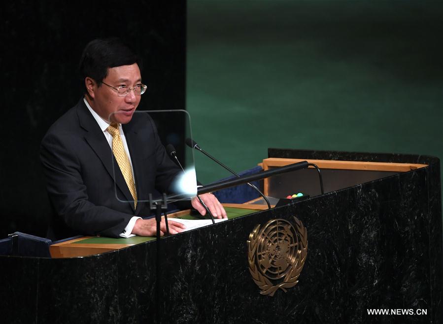 Vietnamese Deputy Prime Minister Pham Binh Minh addresses the general debate during the 71st annual session of the United Nations General Assembly at the UN headquarters in New York, on Sept. 24, 2016. (Xinhua/Yin Bogu) 