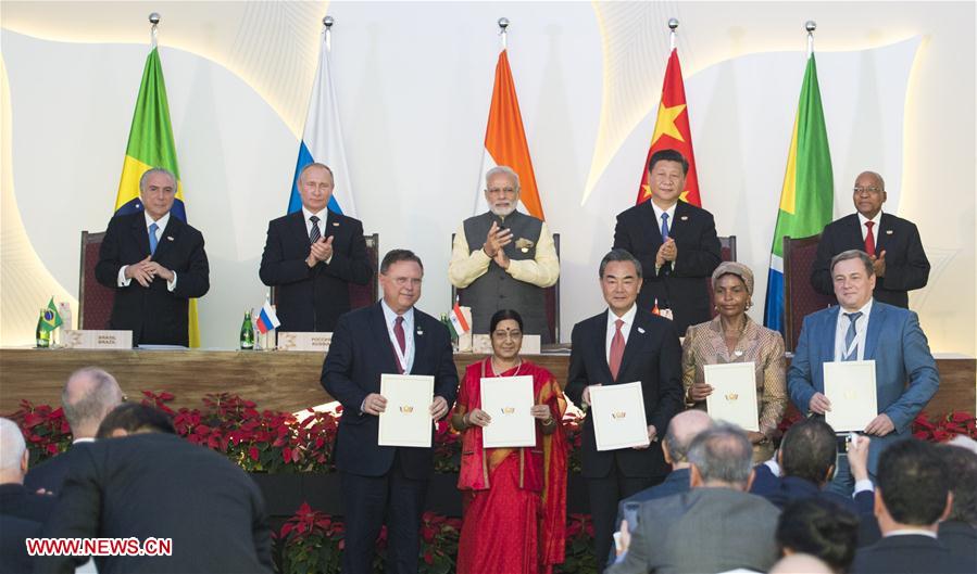 Chinese President Xi Jinping, Indian Prime Minister Narendra Modi, South African President Jacob Zuma, Brazilian President Michel Temer, and Russian President Vladimir Putin witness the signing of a number of cooperative documents and attend a joint press conference after the eighth BRICS (Brazil, Russia, India, China and South Africa) summit in the western Indian state of Goa, Oct. 16, 2016. (Xinhua/Xie Huanchi)