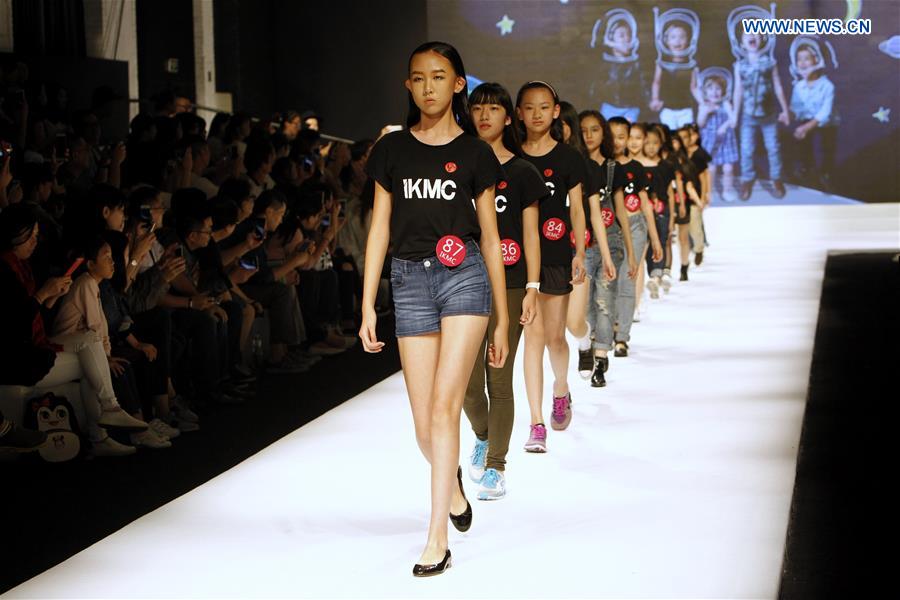 #CHINA-SHANGHAI-FASHION WEEK (CN)