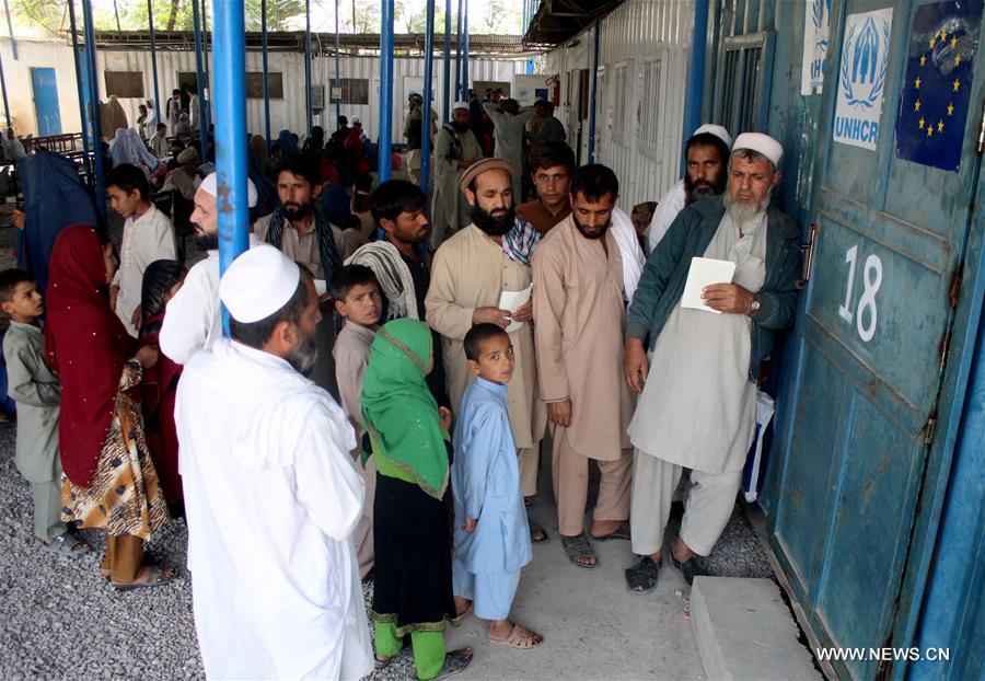  According to UNHCR spokesman Nadir Farhad, more than 240,000 Afghan refugees have returned to their homeland from Pakistan since January this year. 