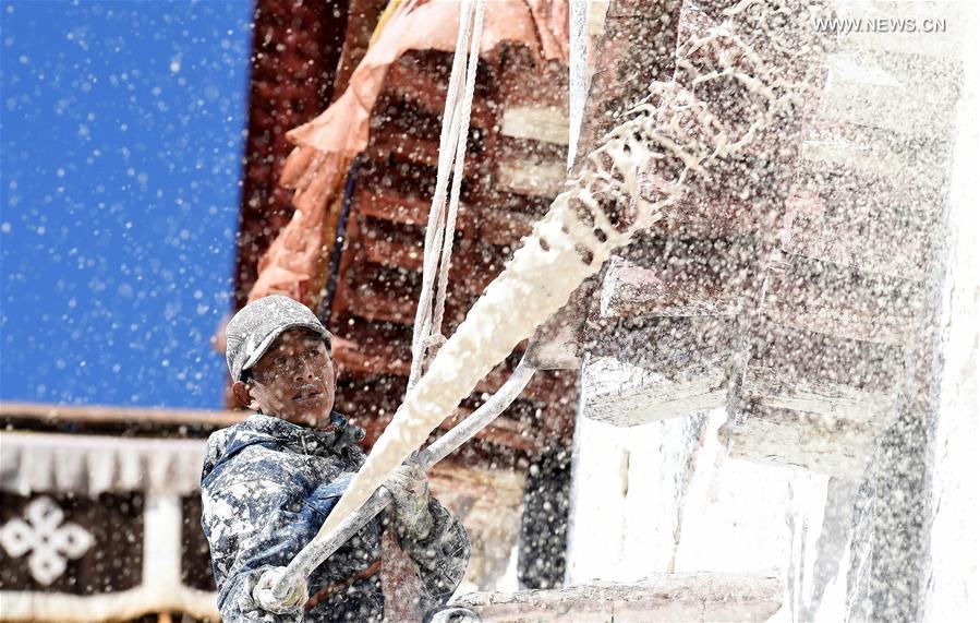 CHINA-LHASA-POTALA PALACE-REPAINTING (CN)