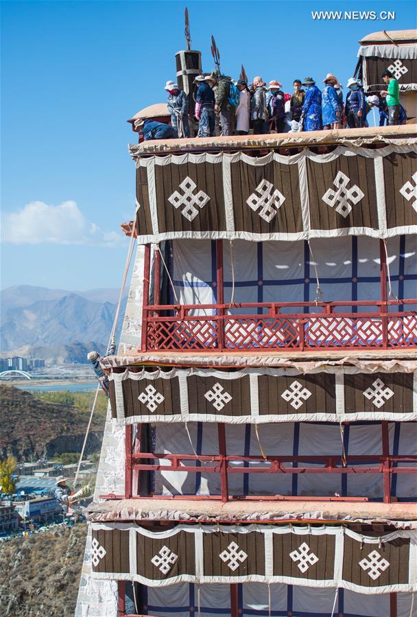 CHINA-LHASA-POTALA PALACE-REPAINTING (CN)