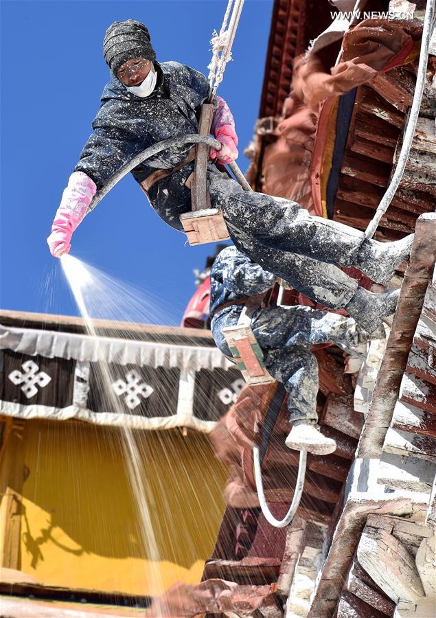 CHINA-LHASA-POTALA PALACE-REPAINTING (CN)