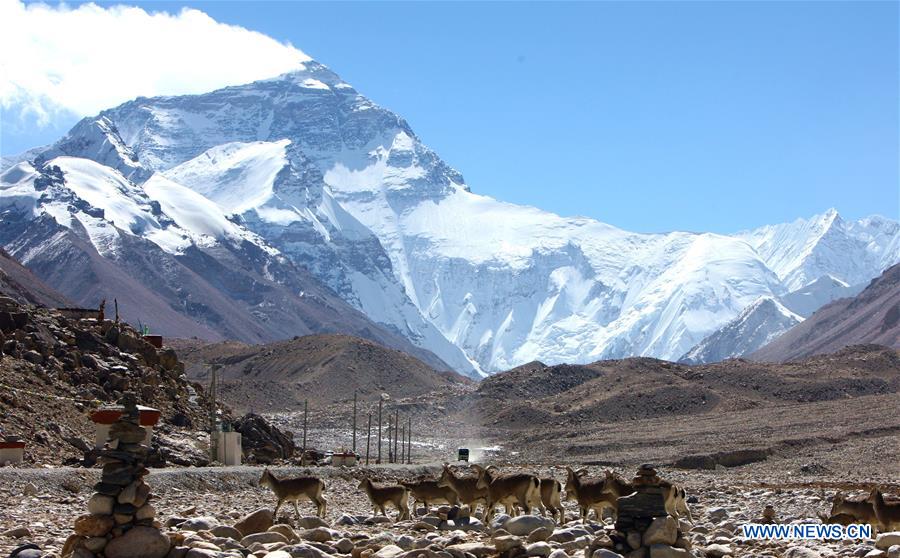 CHINA-MOUNT QOMOLANGMA-SCENERY (CN) 