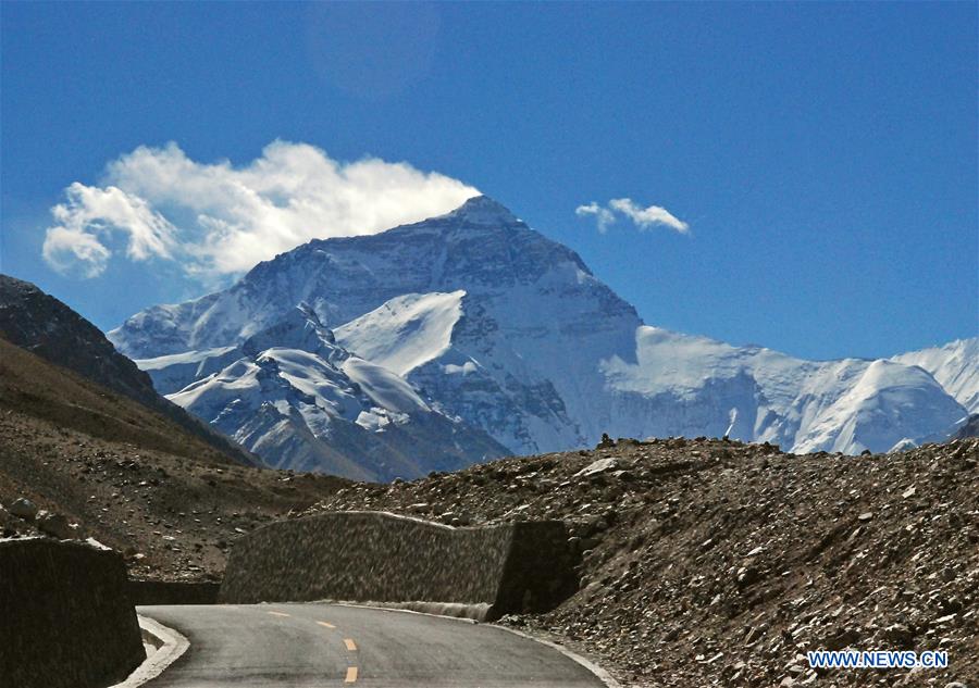 CHINA-MOUNT QOMOLANGMA-SCENERY (CN) 