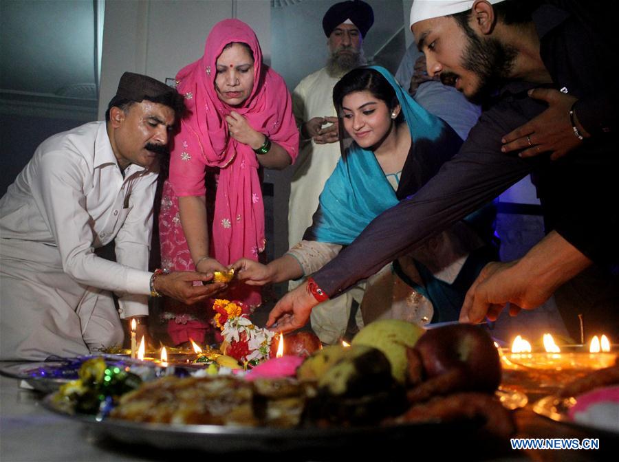 PAKISTAN-PESHAWAR-DIWALI