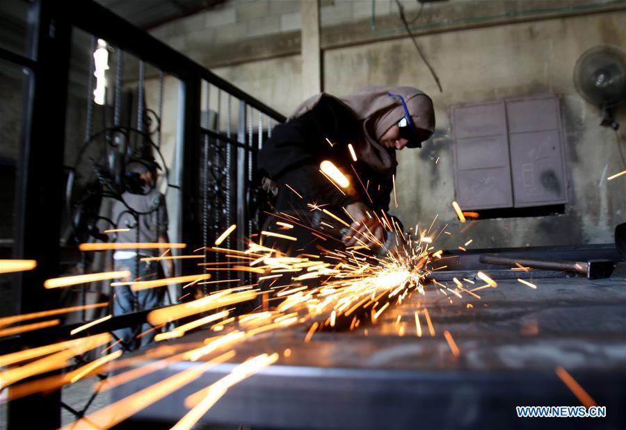 MIDEAST-NABLUS-WOMAN-BLACKSMITH