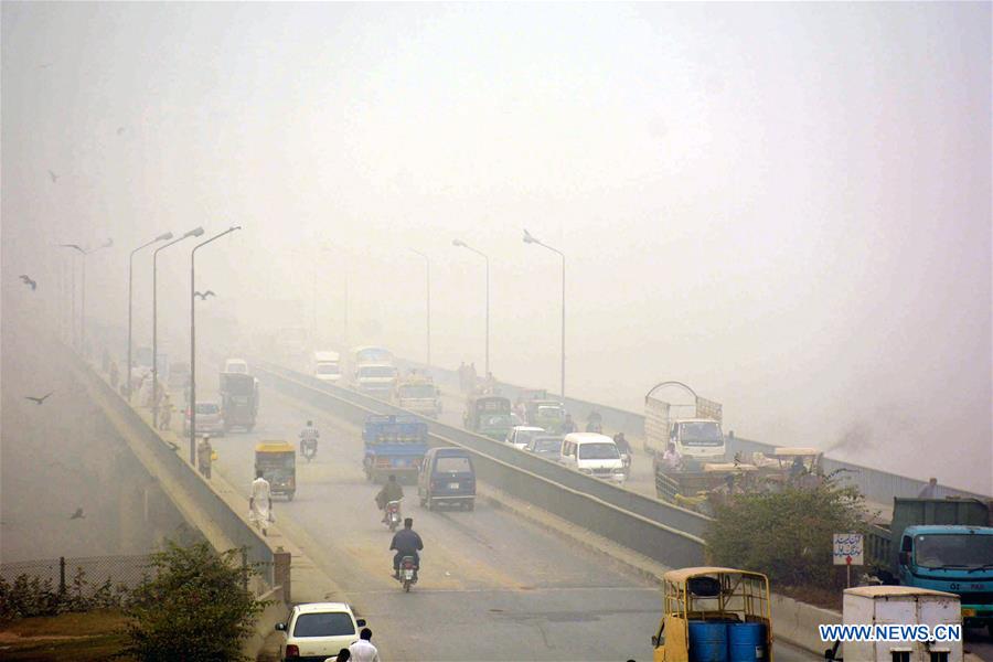 PAKISTAN-LAHORE-WEATHER-FOG