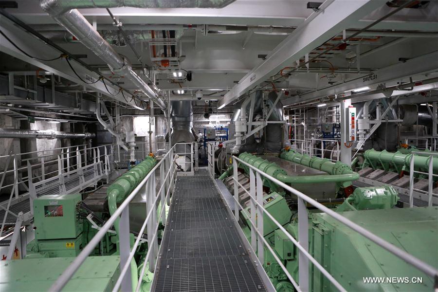 FINLAND-HELSINKI-TRANSPORTATION-ICEBREAKER