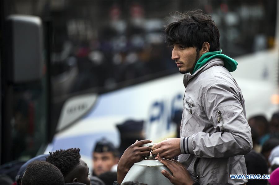 FRANCE-PARIS-MIGRANT CAMP-POLICE-EVACUATION