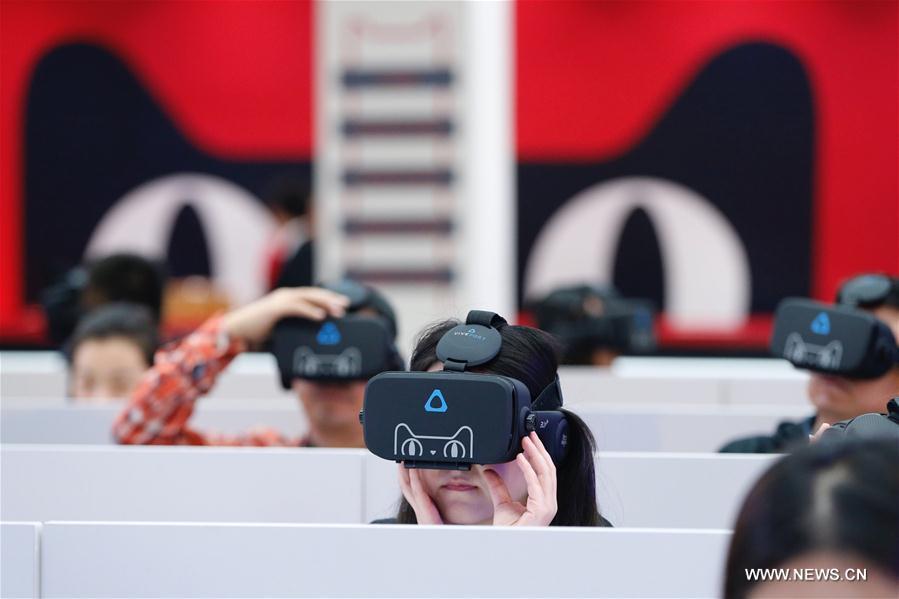 CHINA-SHENZHEN-VR SHOPPING(CN)