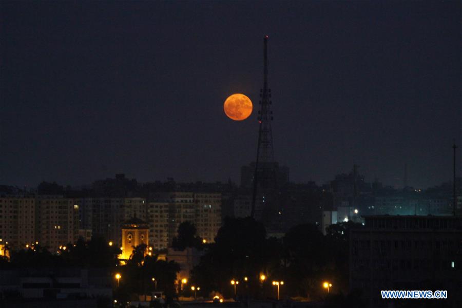 EGYPT-CAIRO-"SUPERMOON"