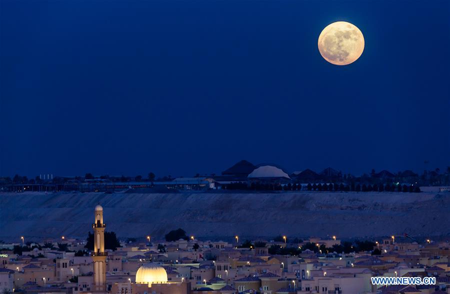 UAE-DUBAI-"SUPER MOON"