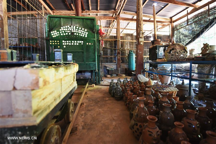 THAILAND-BANGKOK-SANGKHALOK CEREMIC WARES