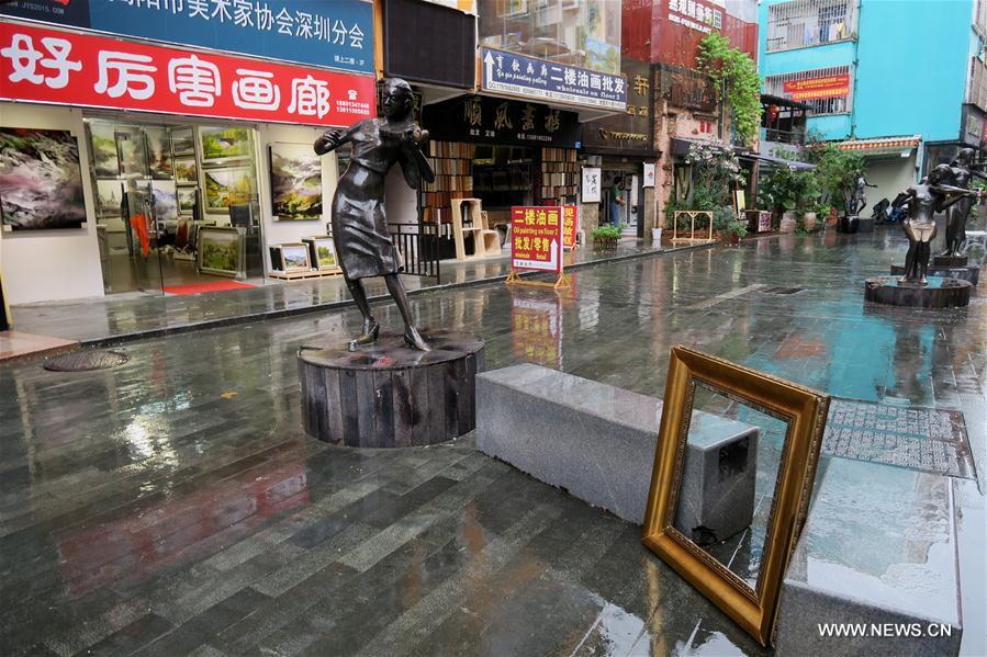 CHINA-SHENZHEN-OIL PAINTING-MARKET (CN)