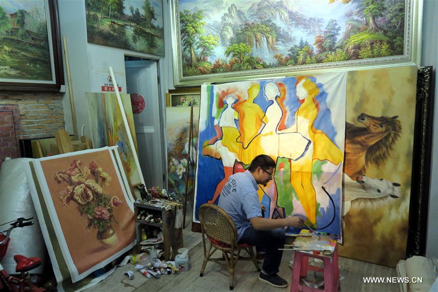CHINA-SHENZHEN-OIL PAINTING-MARKET (CN)