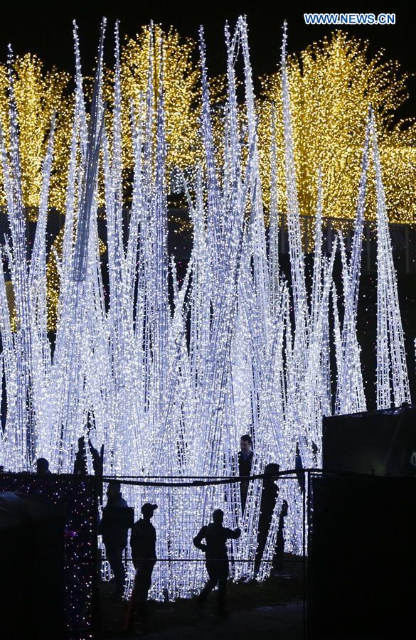 CANADA-VANCOUVER-CHRISTMAS-MAZE