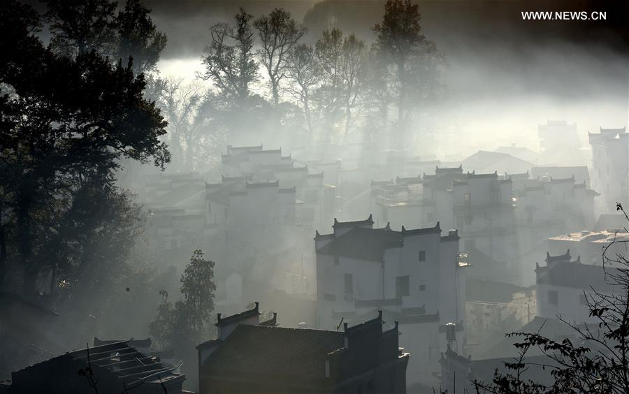 CHINA-JIANGXI-WUYUAN-FOG-SCENERY (CN)
