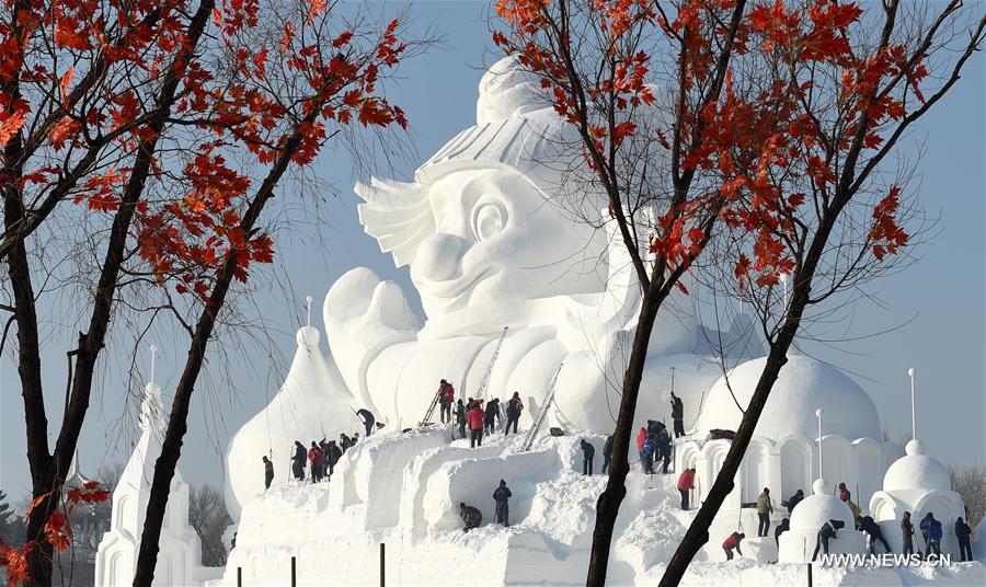 C A 34-meter-high snow sculpture, the tallest at the expo, revealed itself. C A 34-meter-high snow sculpture, the tallest at the expo, revealed itself.