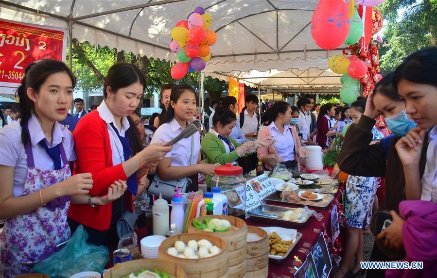 LAOS-VIENTIANE-FOOD FESTIVAL
