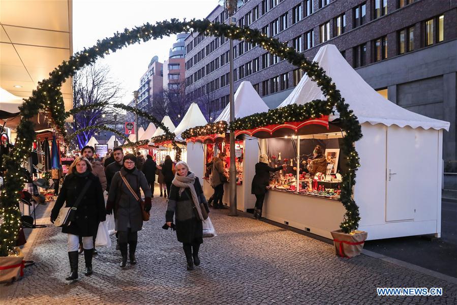 GERMANY-BERLIN-CHRISTMAS MARKETS-REOPENING