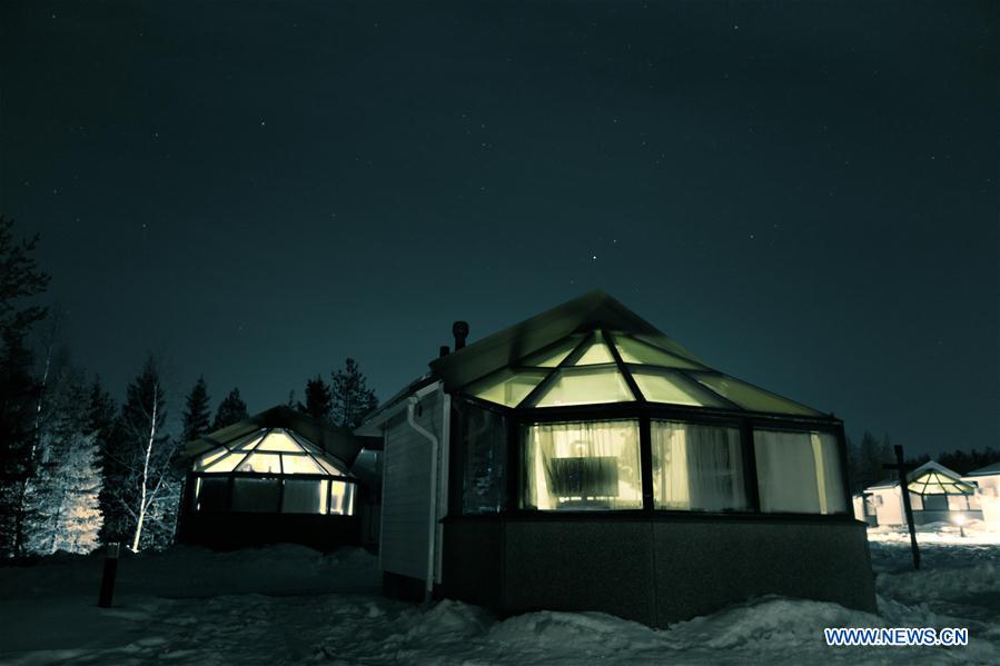 FINLAND-ROVANIEMI-SANTA'S HOME-GLASS IGLOO
